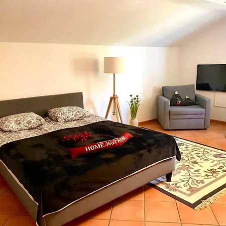 Mit Bergblick Kostenloser Parkplatz, Wlan, Tv, Einbaukueche Apartment *